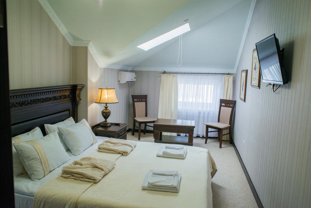 Sapsan Hotel เตอร์โนปิล ภายนอก รูปภาพ