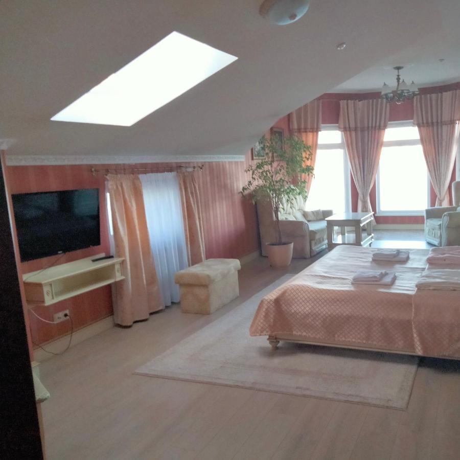 Sapsan Hotel เตอร์โนปิล ภายนอก รูปภาพ