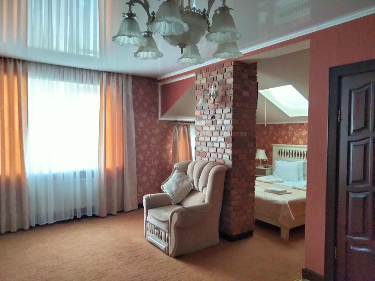 Sapsan Hotel เตอร์โนปิล ภายนอก รูปภาพ