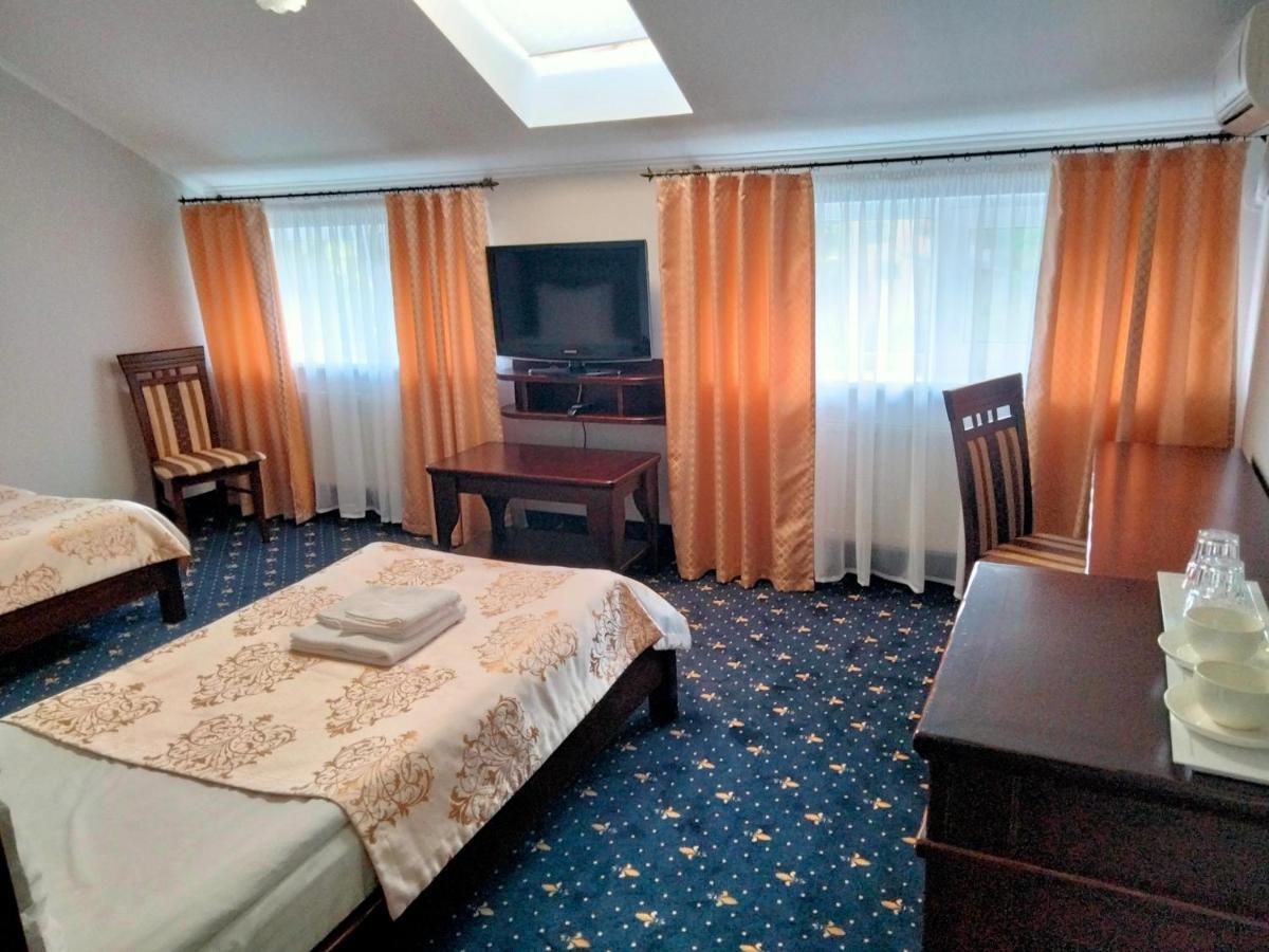 Sapsan Hotel เตอร์โนปิล ภายนอก รูปภาพ