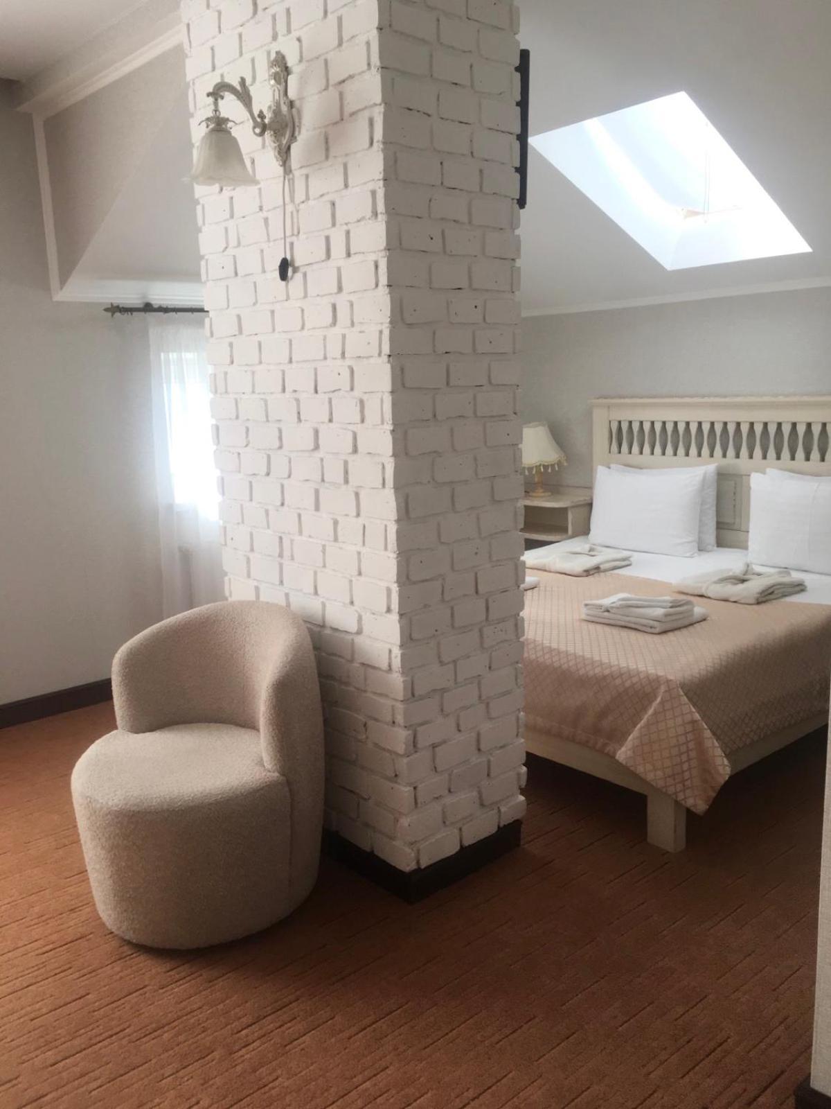 Sapsan Hotel เตอร์โนปิล ภายนอก รูปภาพ
