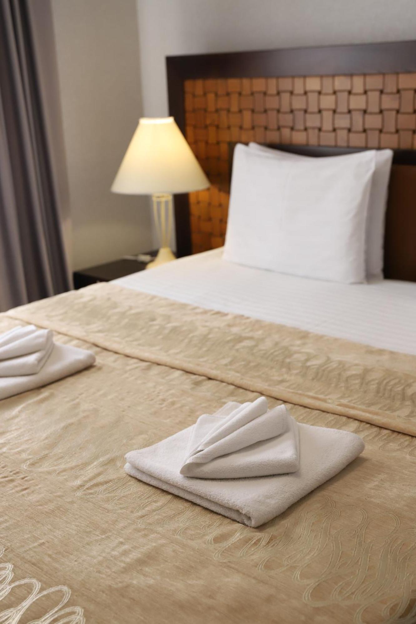 Sapsan Hotel เตอร์โนปิล ภายนอก รูปภาพ