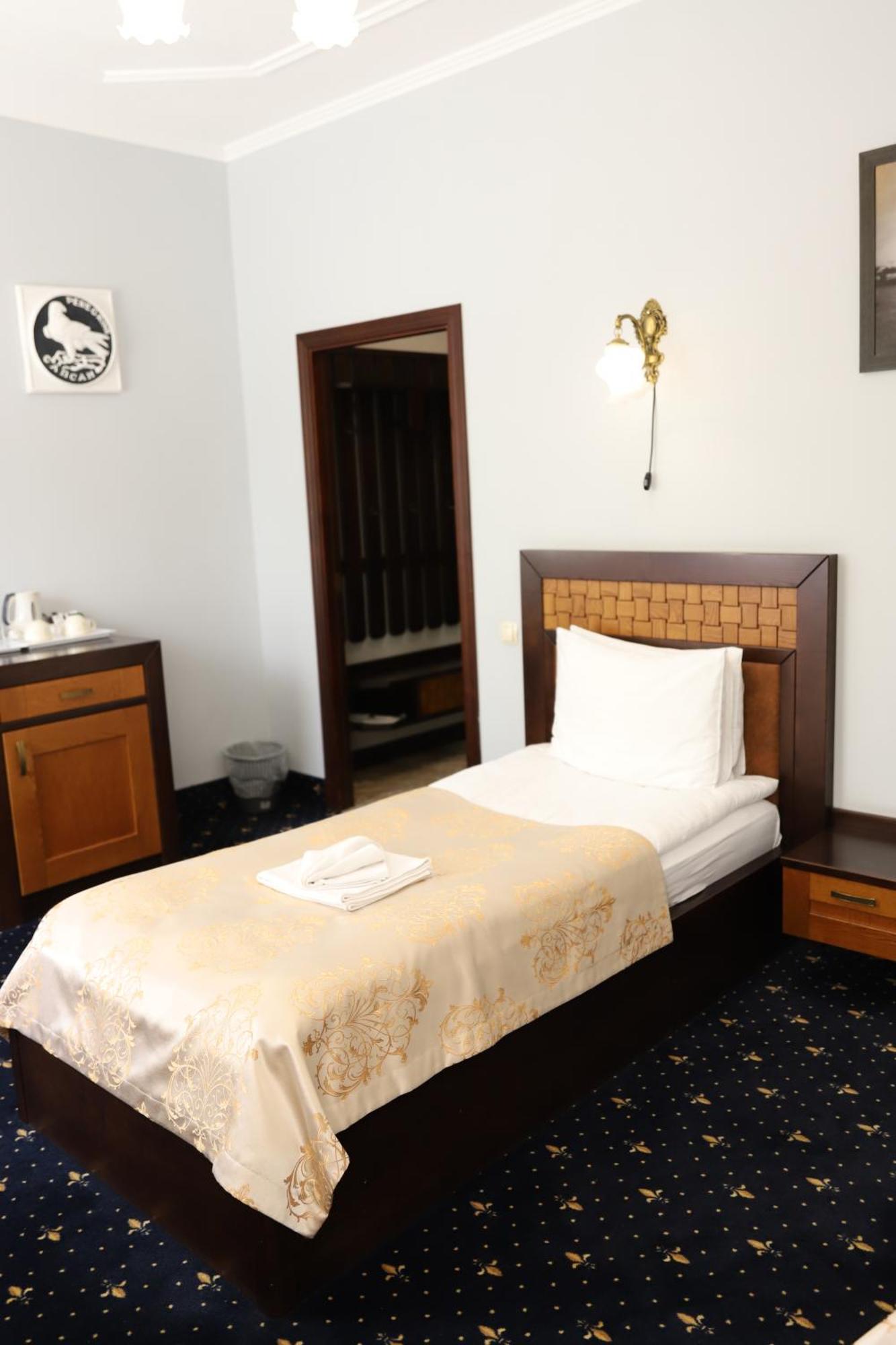Sapsan Hotel เตอร์โนปิล ภายนอก รูปภาพ
