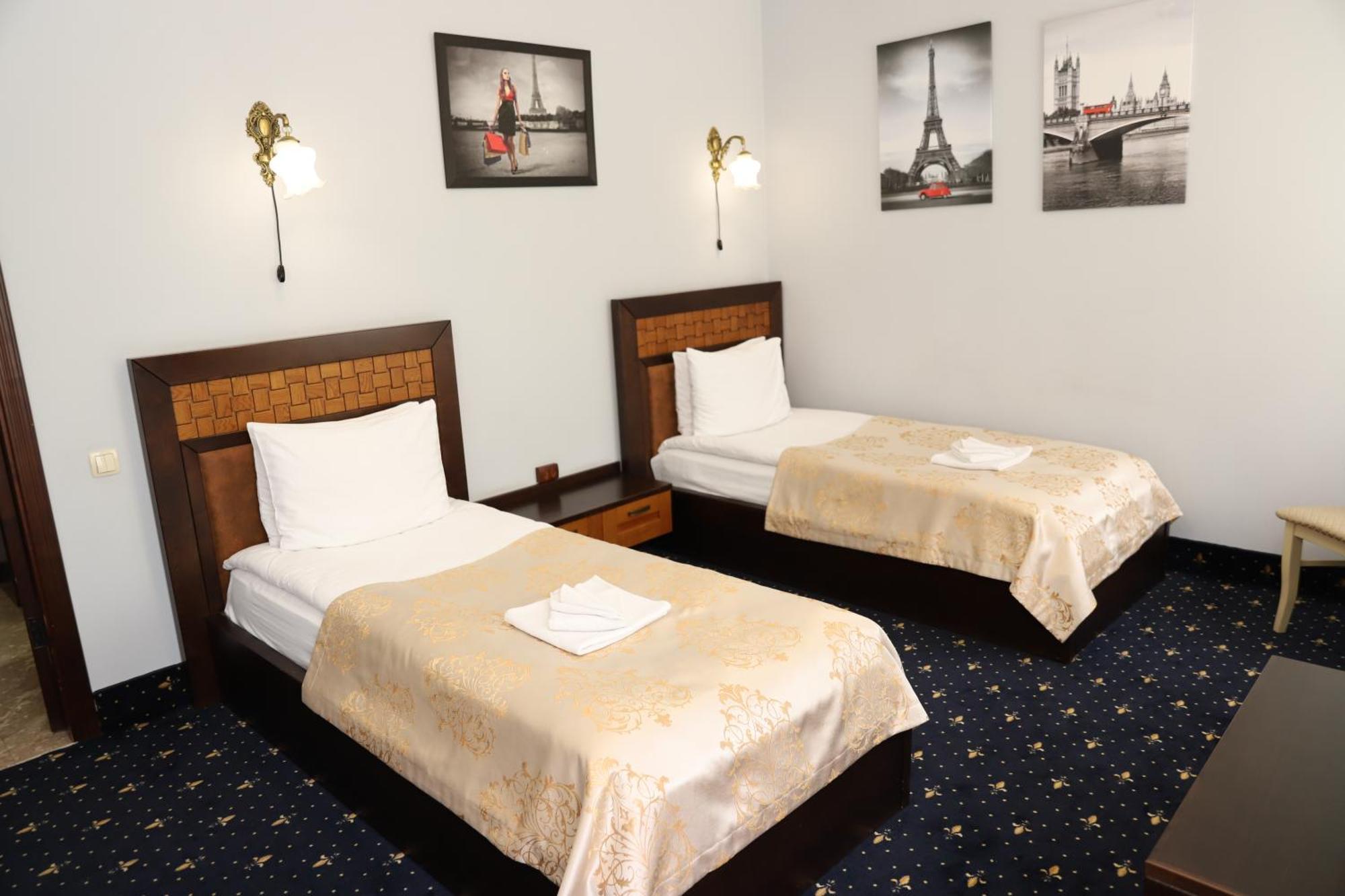 Sapsan Hotel เตอร์โนปิล ภายนอก รูปภาพ