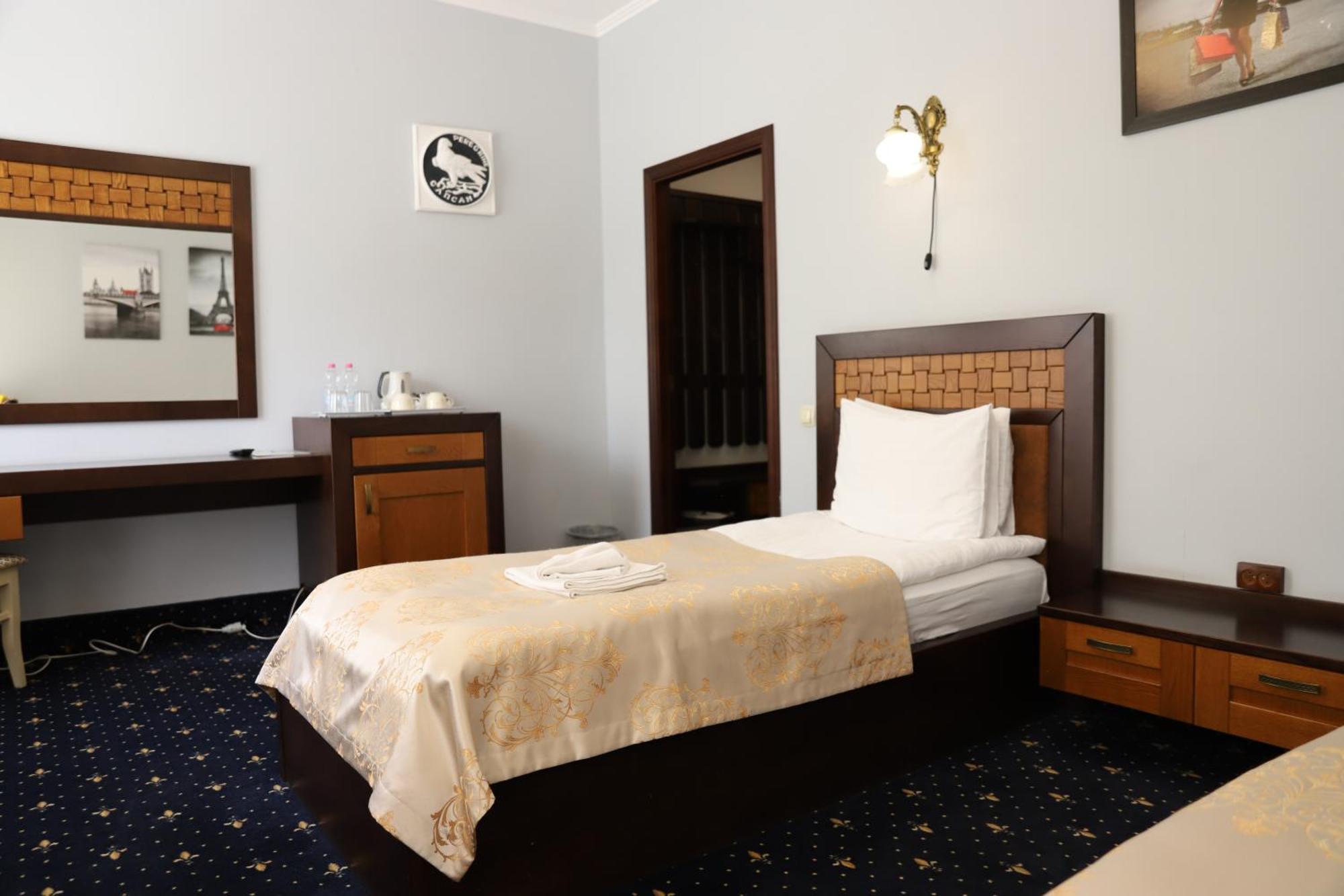 Sapsan Hotel เตอร์โนปิล ภายนอก รูปภาพ